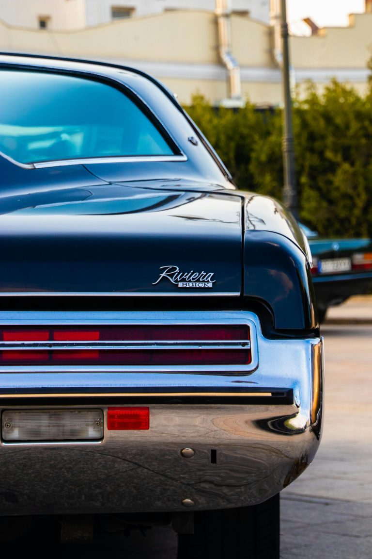 Parking public sécurisé à proximité de l'Hôtel Louvia